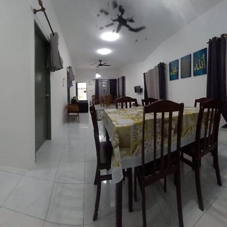 טנג'ונג מלים Homestay D'Mama Ifor Muslimi מראה חיצוני תמונה