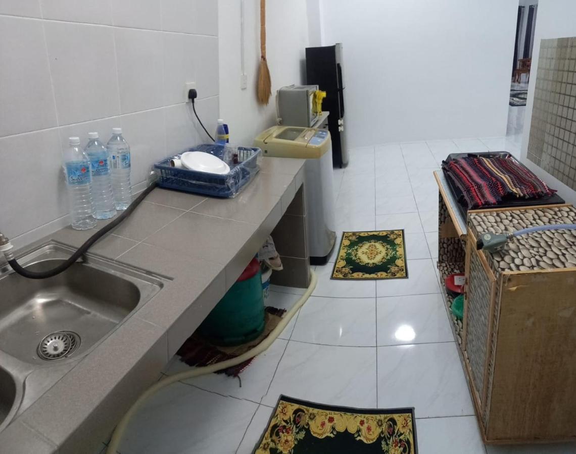 טנג'ונג מלים Homestay D'Mama Ifor Muslimi מראה חיצוני תמונה