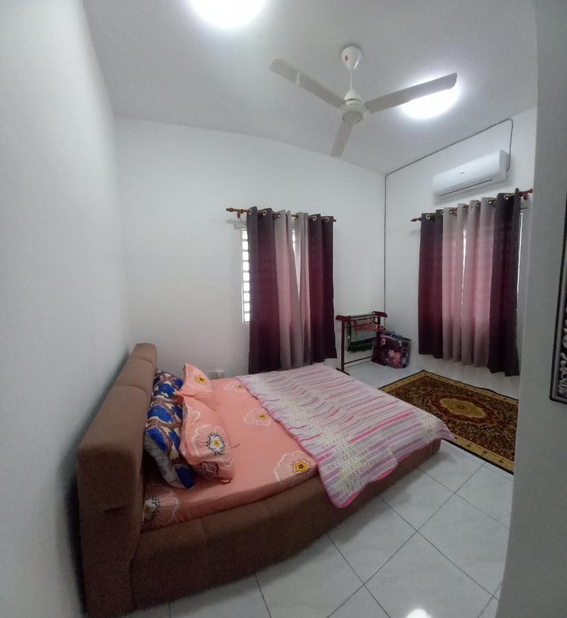 טנג'ונג מלים Homestay D'Mama Ifor Muslimi מראה חיצוני תמונה