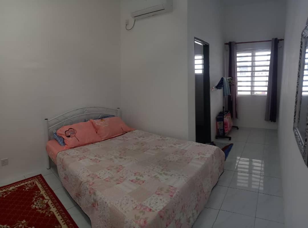 טנג'ונג מלים Homestay D'Mama Ifor Muslimi מראה חיצוני תמונה