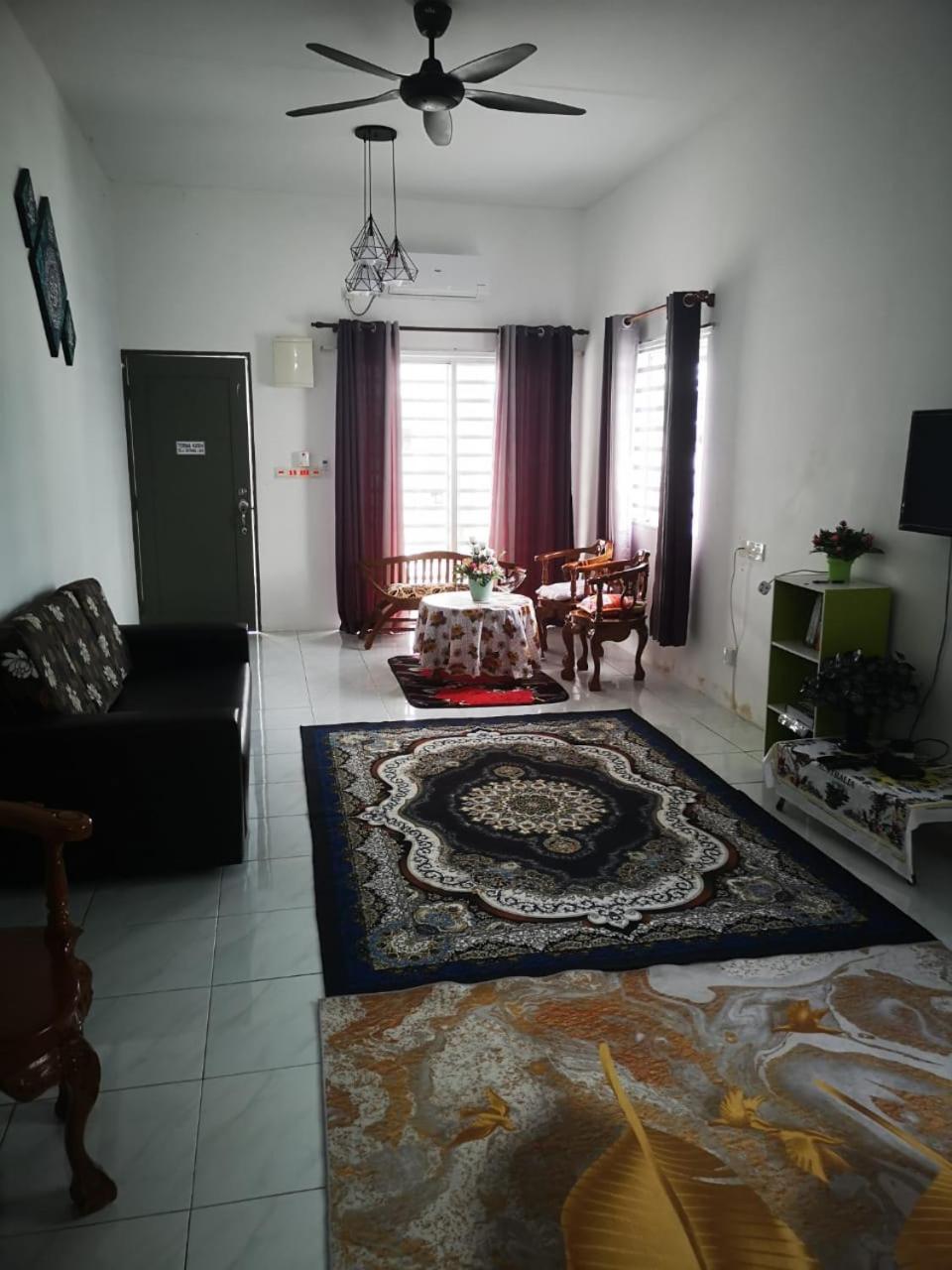 טנג'ונג מלים Homestay D'Mama Ifor Muslimi חדר תמונה